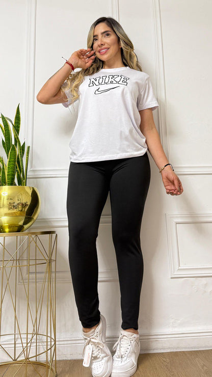 Conjunto de leggings bordados Nike
